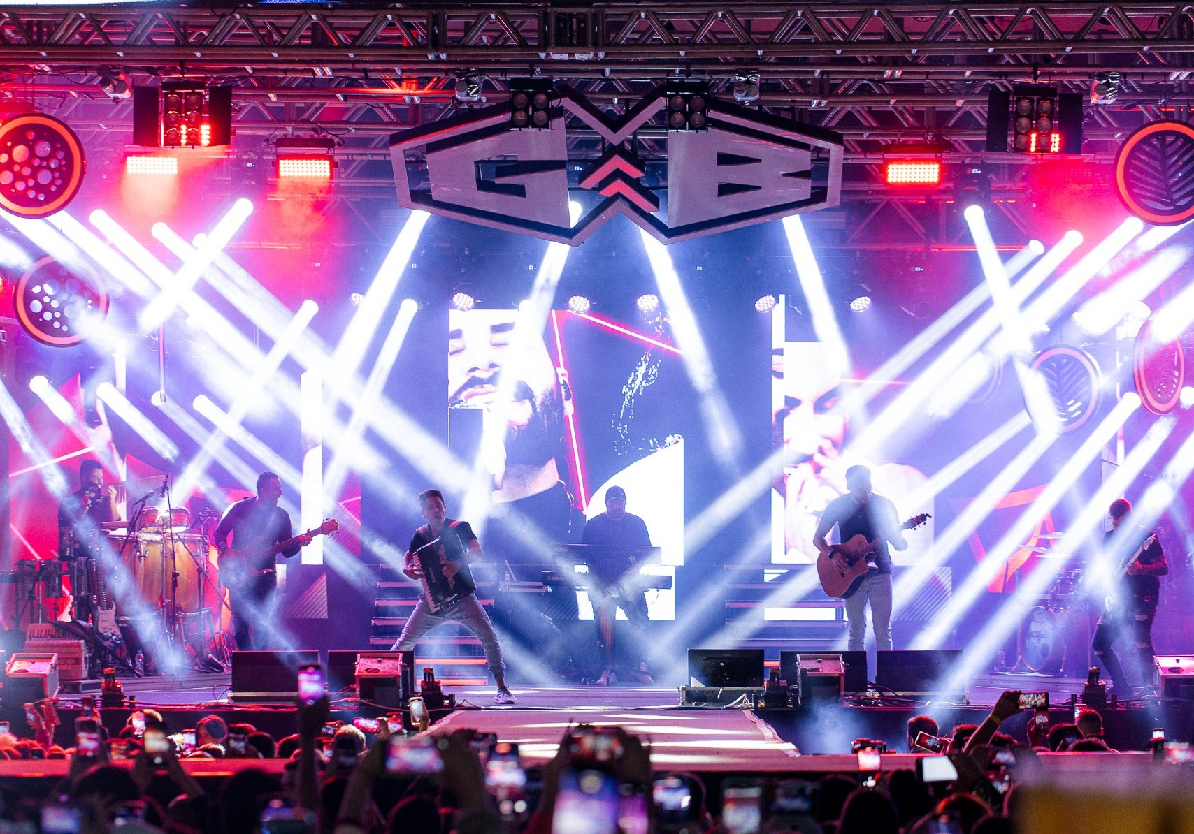 Show Guilherme e Benuto - Paranagua